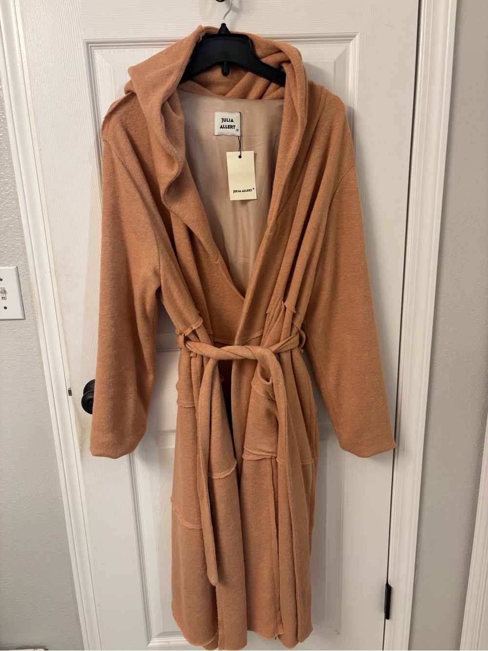 $400 Julia Allert Women's Hooded Belted Coat in Appricot/Peach color. NWT. L/XL